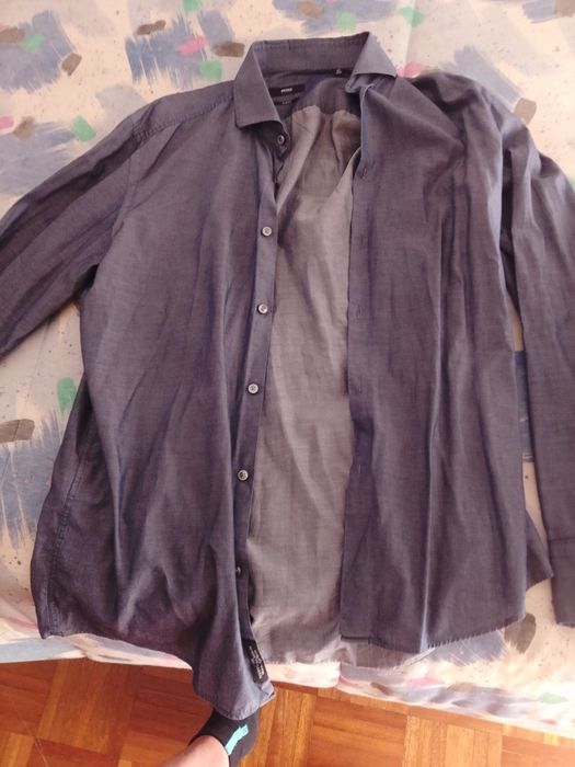 Camisa BOSS em estado novo,sem uso