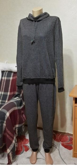 Костюм жіночий  спортивний.