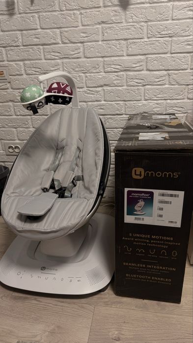 4moms MamaRoo 5.0 заколисуючий центр / шезлонг / електрокачеля (сірий)