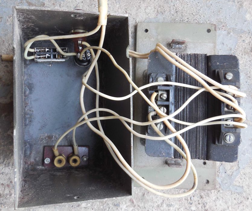 Трансформатор ТБС2-0.1 на 36В 100Вт для гаража, сарая, склада, ямы