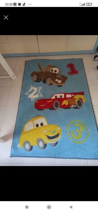 Carpete Cars de excelente qualidade como nova