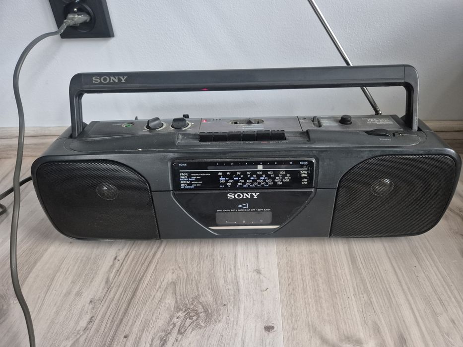 Radio magnetofon na kasety Sony kaseciak CFS-201L
