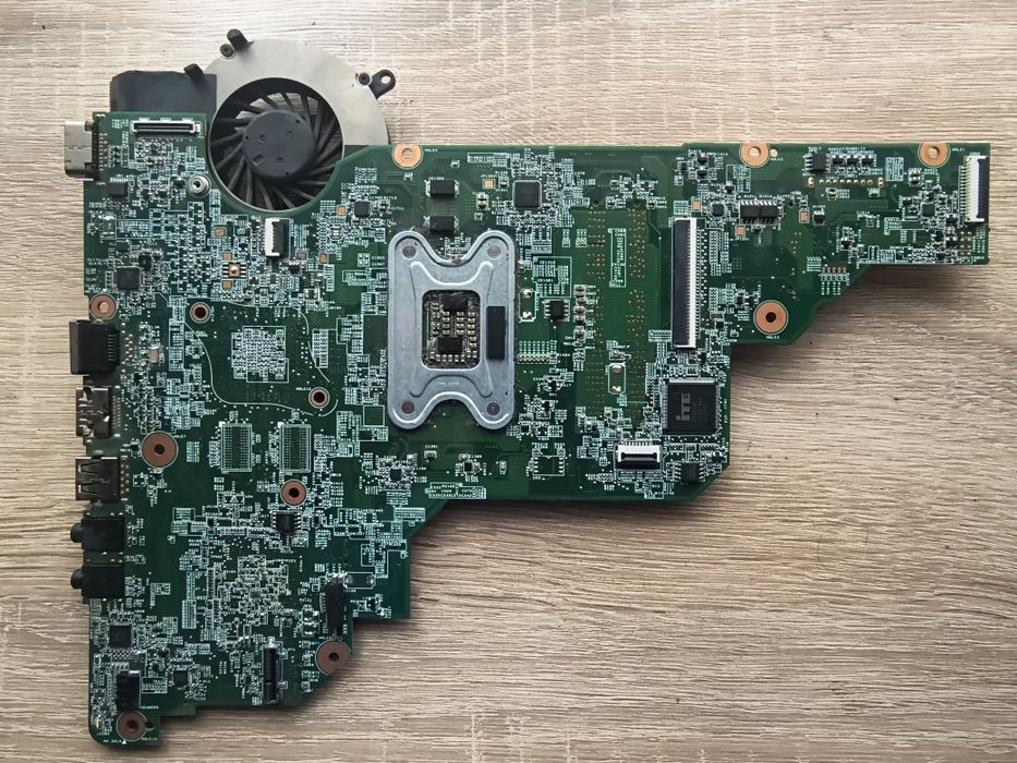 Płyta główna HP 650 PALWONN M3 010170100-J09-G + Intel Celeron 1000M OK
