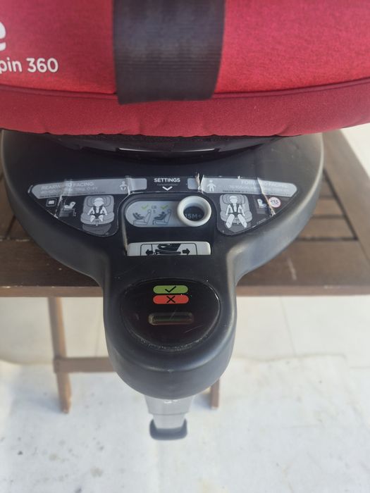 Cadeira Auto Giratória Joie i-Spin 360 (i-Size) – Usada em Bom Estado