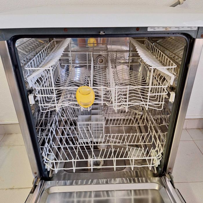 Máquina de lavar loiça Candy Eco