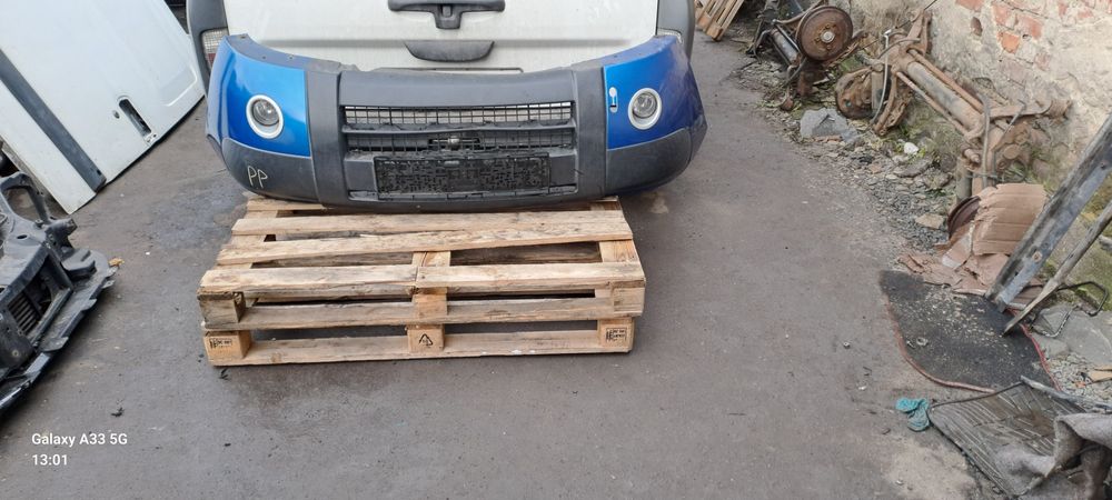 Бампер пежо партнер.сітроєн берлінго