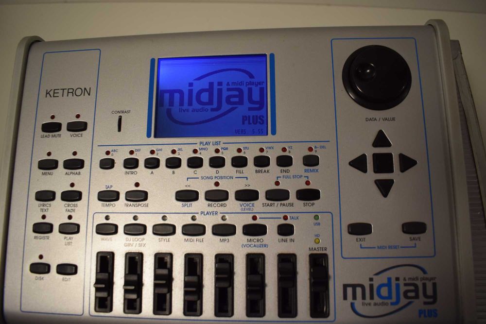 Ketron Midjay arrangeur et lecteur de fichiers midi et MP3