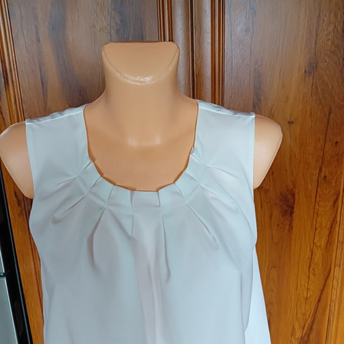 Elegancka bluzka bez rękawów XL
