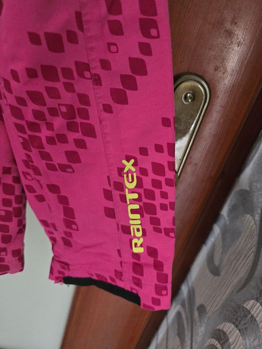 Kurtka dziewczęca z kapturem rozmiar 128 sportowa wiosna jesień