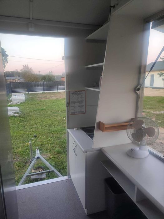 Gotowy biznes /Przyczepa do sprzedaży lodów /Przyczepa Gastronomiczna