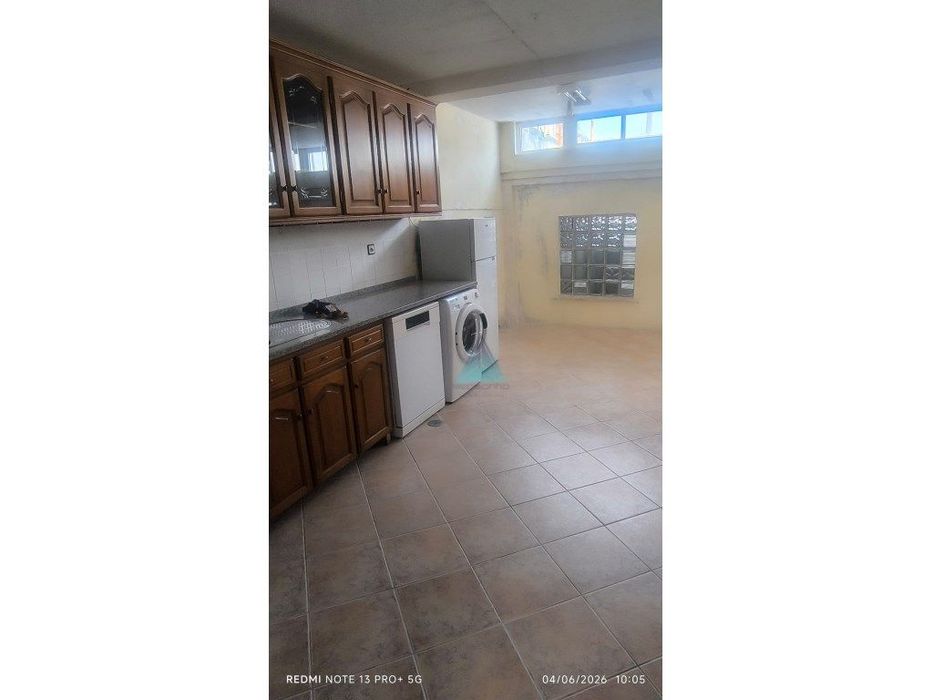 Moradia T3 com Garagem, Terraço e Logradouro em S. Simão, Azeitão