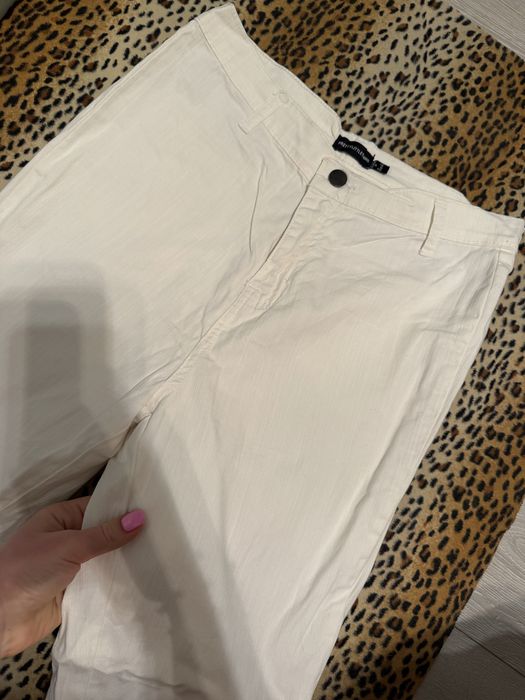 Spodnie jeansy biale wysoki stan elastyczne Pretty little thing 40 L