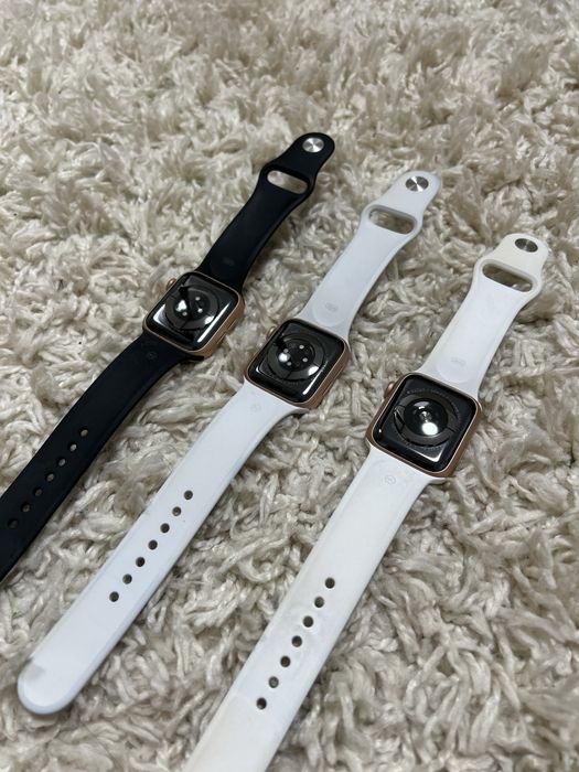 Лот Apple Watch Series  5, 6 40 MM