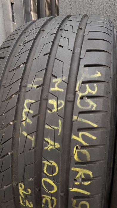 Б/У Шини літні 235/40 r19 23 рік 7,5-8мм залишок