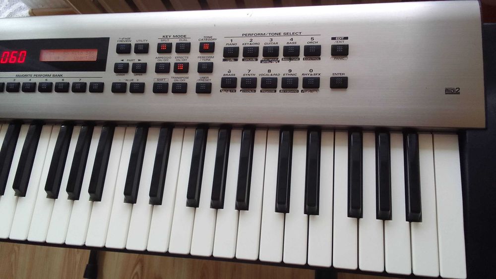 Roland RS5 syntezator