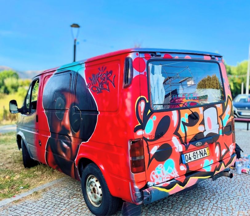 Ford Transit Campervan 1999 – Legalizada, equipada, pintura artística