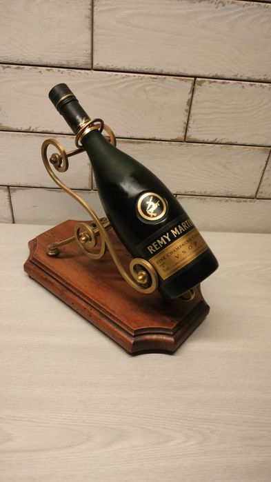 Obracany stojak na alkohol -nalewak