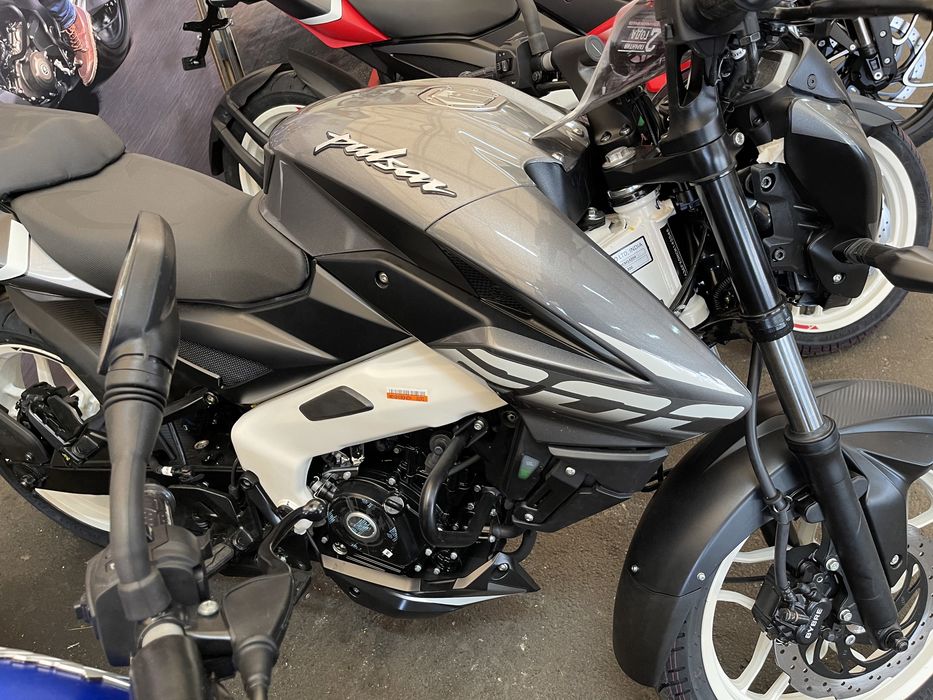 Мотоцикл Bajaj Pulsar NS 200 UG 2023