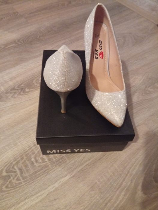 Sapatos salto alto 36