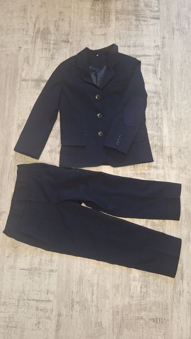 Продам костюм на випускний/перший клас!