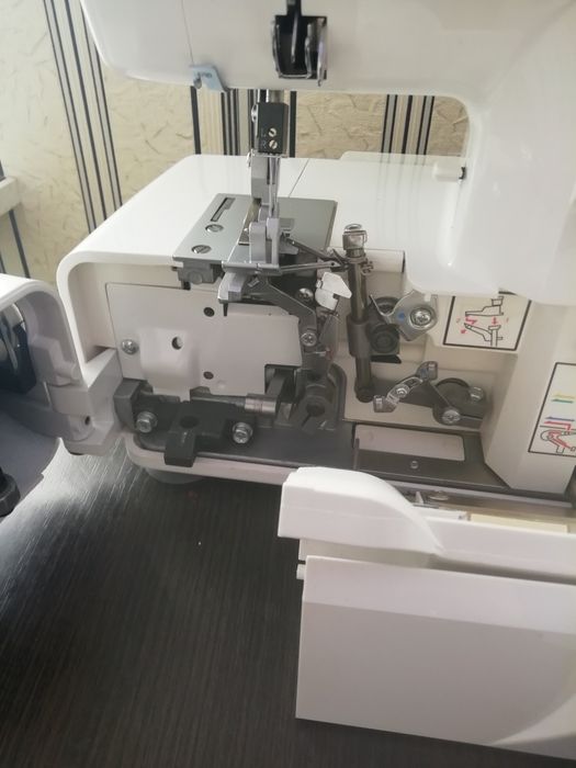 Оверлок Jaguar GT 990.