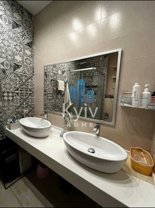 Продаж просторої 3-кімнатної квартири в ЖК «Чайка», вул. Лобановського, 21 (корпус 3)