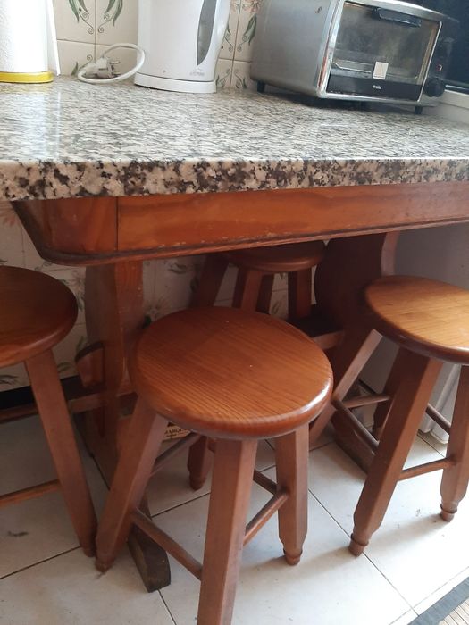 Marble-Top Table with 4 Benches64752332372225121