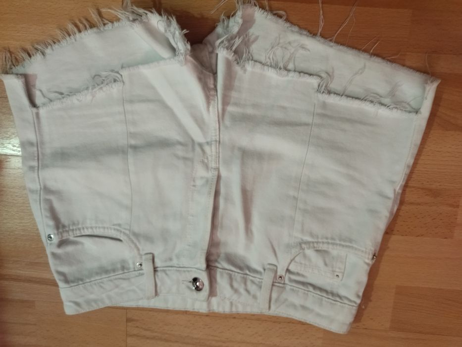 Білі літні шорти з високою посадкою