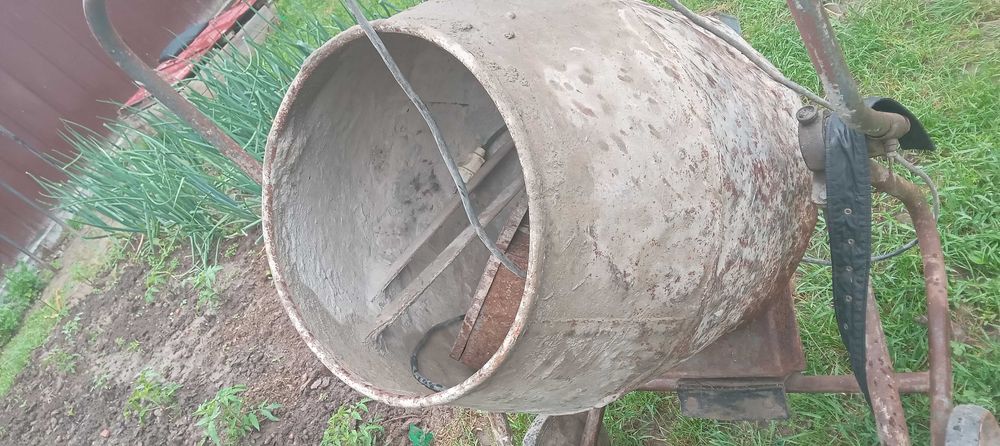 Продам бетономешалку