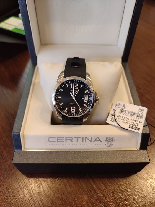 Годинник certina