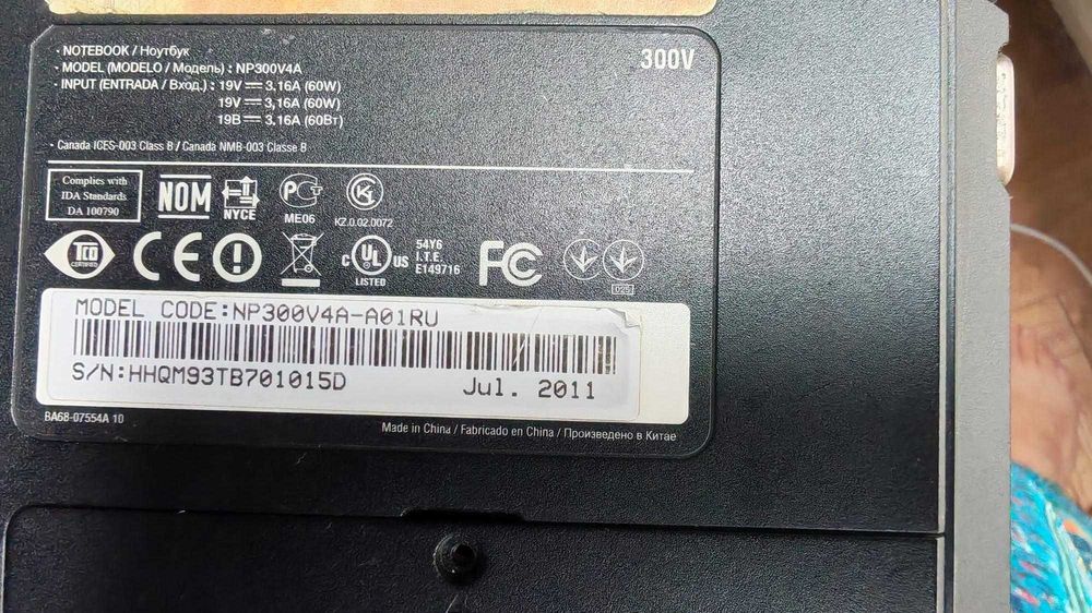 Laptop Samsung NP300V4A — 14", SSD 476 GB, 6 GB RAM