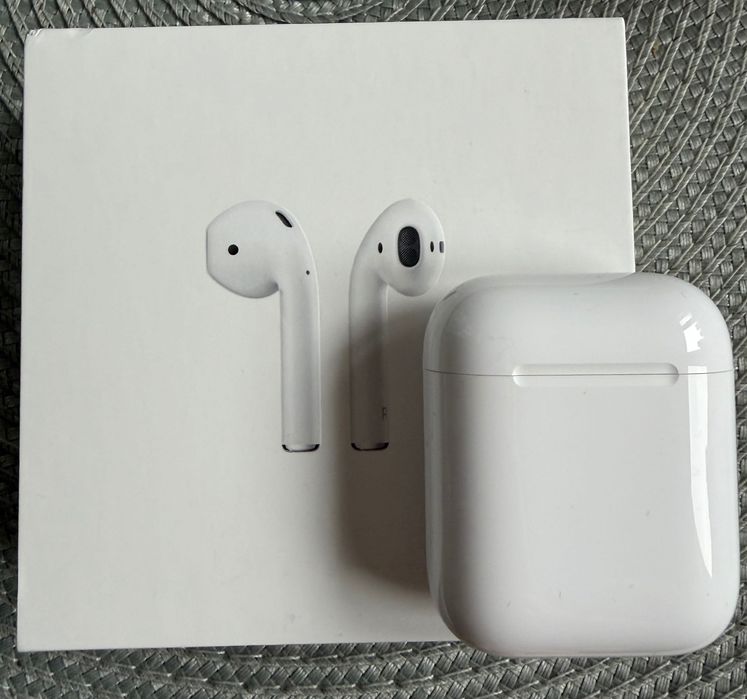 Oryginalne Apple AirPods 2. generacji z etui ładującym Douszne Biały