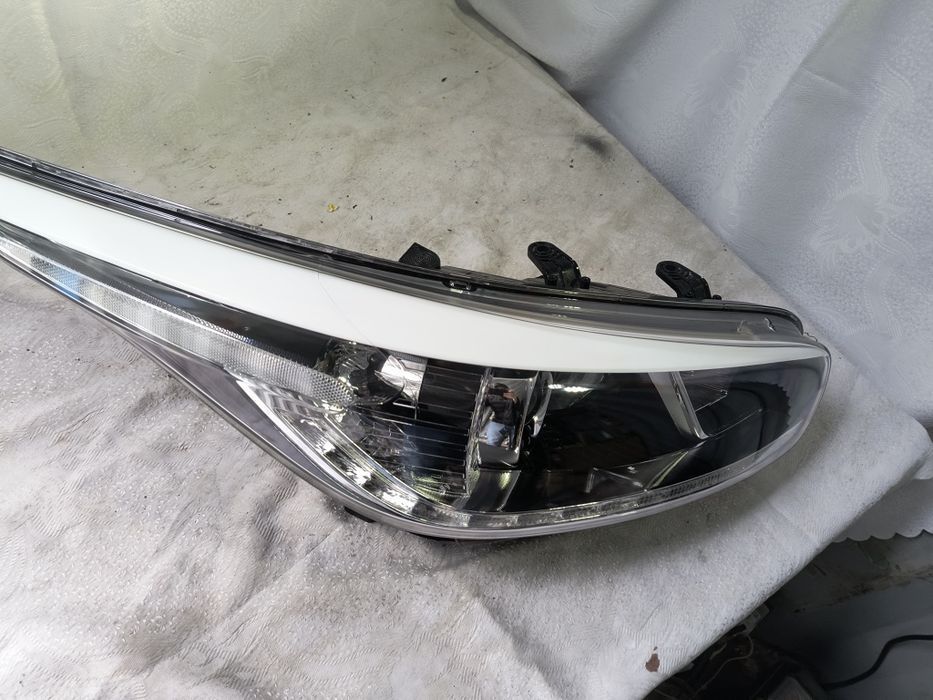Lampa prawa Kia cee'd ceed II Lift Europa reflektor przedni prawy