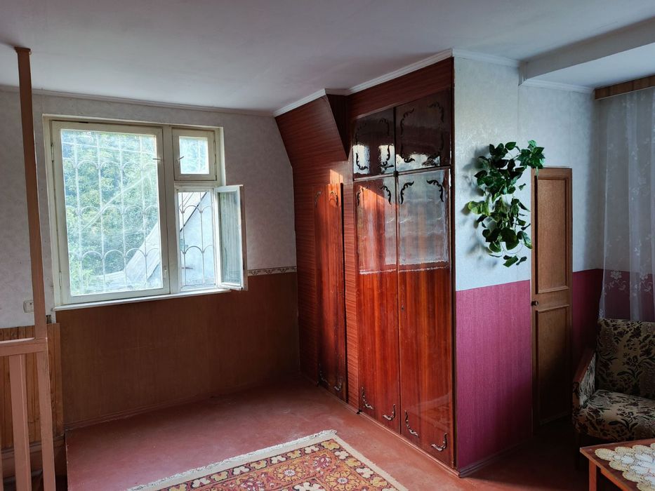 Продам дачу біля лісу