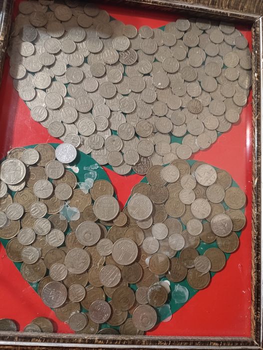 Продається колекція монет  різних