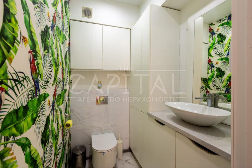 Продаж салону краси Ірпінь центр 58 м2 генератор