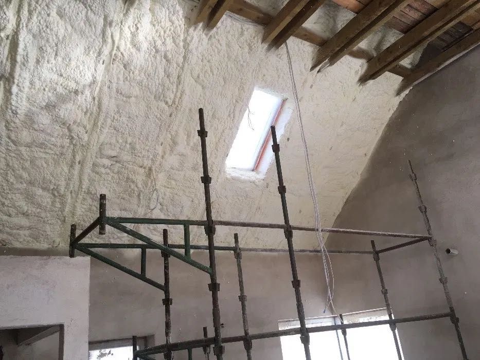 Ocieplenie poddasza Icynene pianką PUR wełną