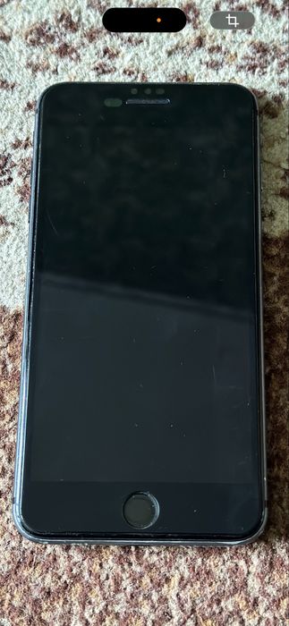 iPhone 8 Plus у хорошому стані з повною комплектацією.