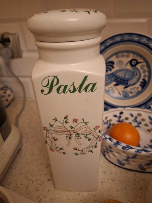 Zestaw trzech pojemników kuchennych vintage Eternal beau