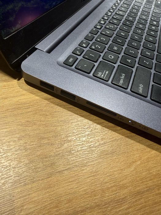 Laptop ASUS vivobook A510U