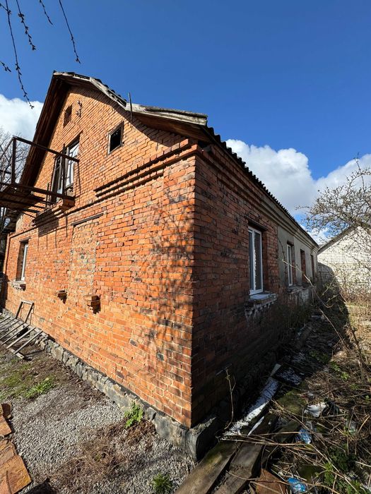 Терміново продаємо будинок у м.Житомир, під ремонт.
