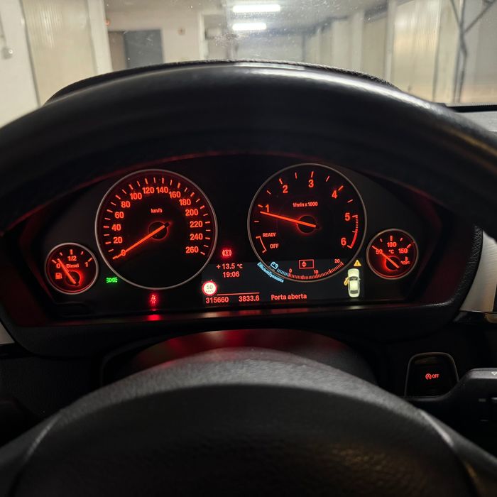 BMW 318D 2012 excelente carro