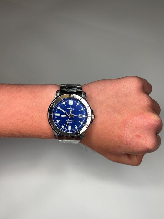 Оригінальний чоловічий годинник Casio MTP-VD01D-2E часы касио оригинал