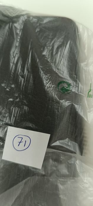 Carteira porta moedas e cartões preta. Usada