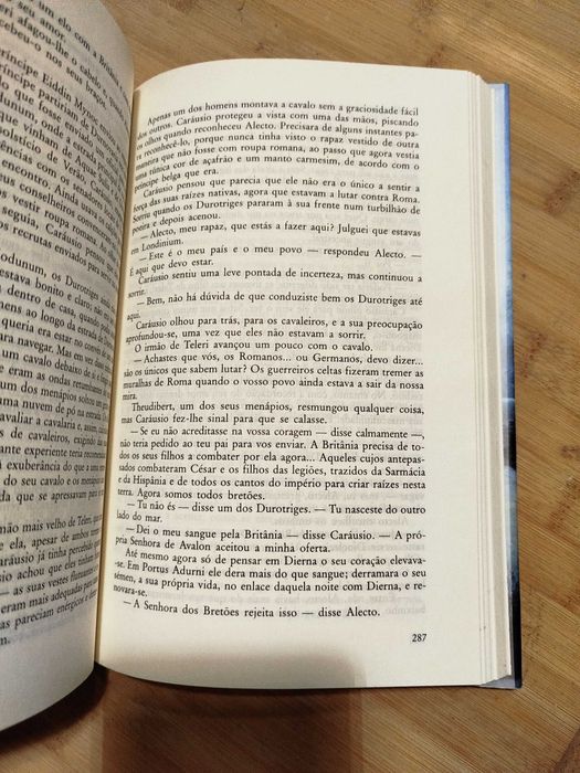 A Senhora de Avalon de Marion Zimmer Bradley
