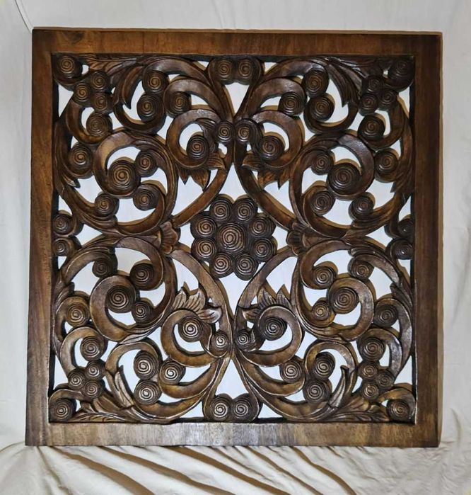 Painel decorativo de madeira maciça entalhada (2 peças)