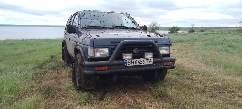 Nissan Terano першого покоління.
