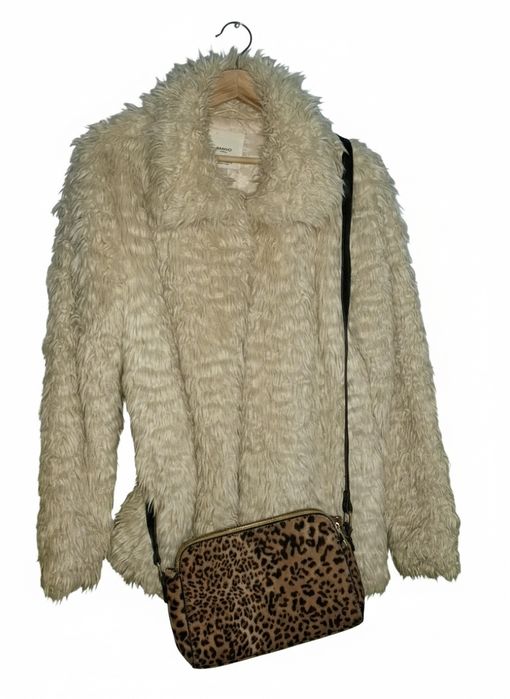 Casaco Mango e mala a tiracolo