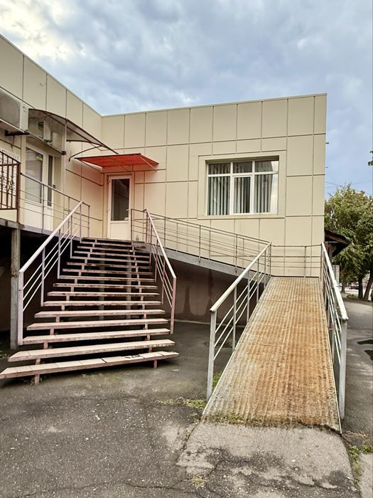 Приміщення під офіс, салон, магазин. Центр