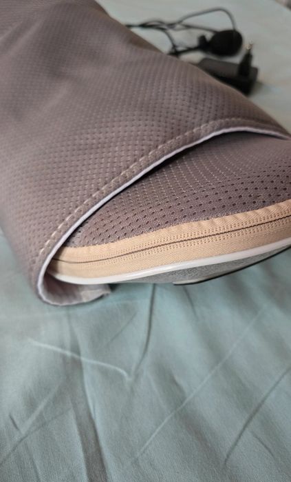 Poduszka masująca masażer praktycznie nowa